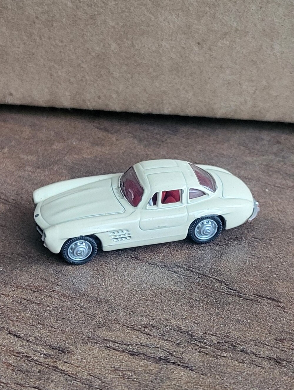 Malibu International dinky collection 1954-55 Mercedes-Benz 300 SL Gullwing